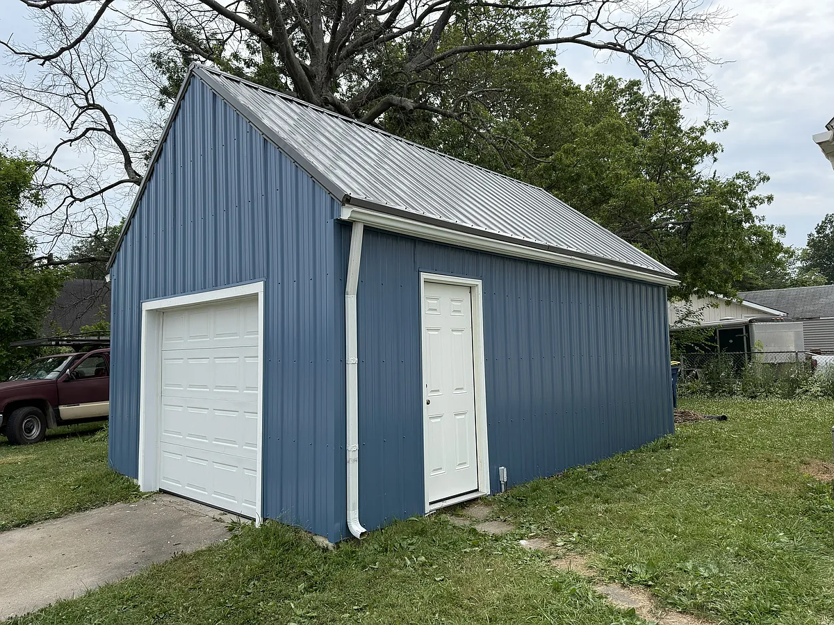 Building Photo - 1706 W 9th St