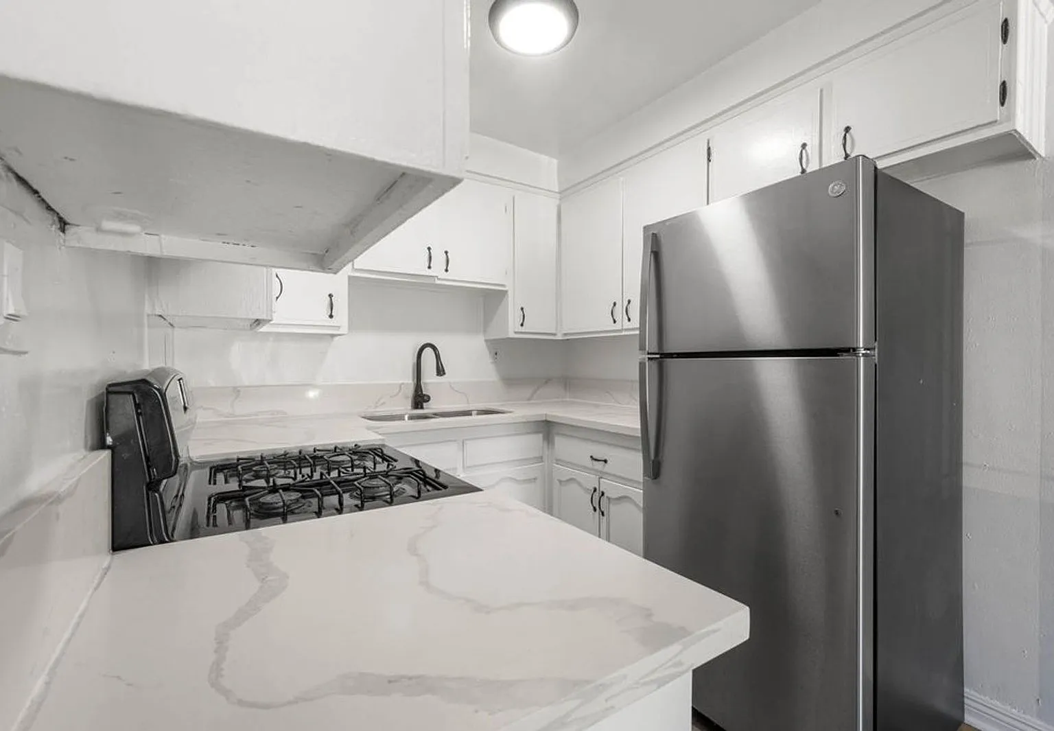 2 bed, 1.5 bath, $2,195 — Photo 3