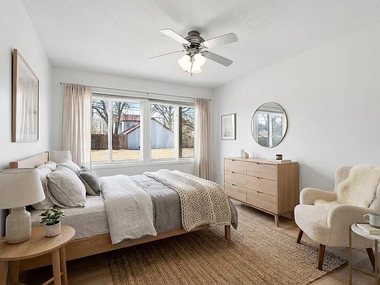 2740 Pleasant Ave — Photo 4