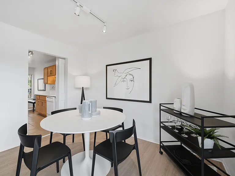 Aldingbrooke Apartments — Photo 20