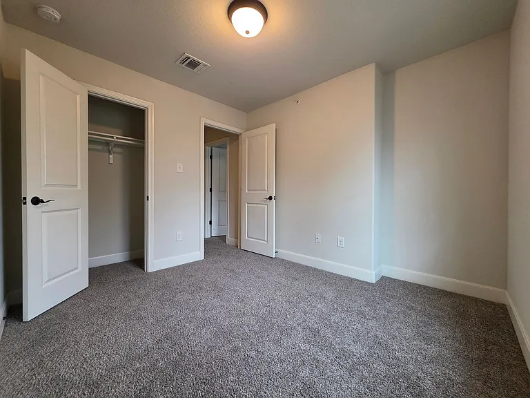 6423 Melanzane Ave #4 — Photo 12