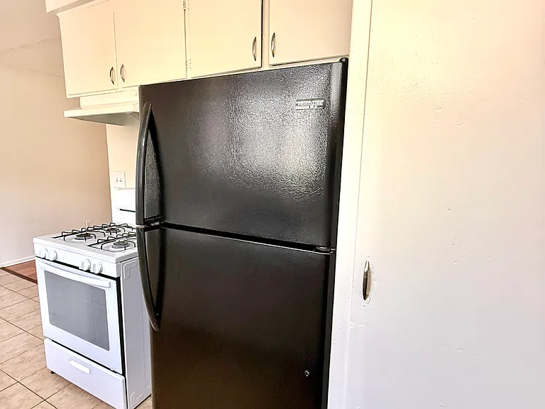 8750 Woodman Ave #21 — Photo 5