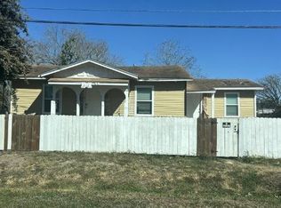 212 W 2nd St, Victoria, TX 77901