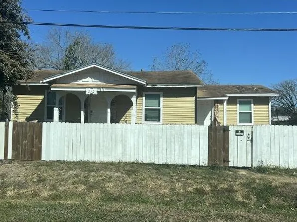 212 W 2nd St, Victoria, TX 77901