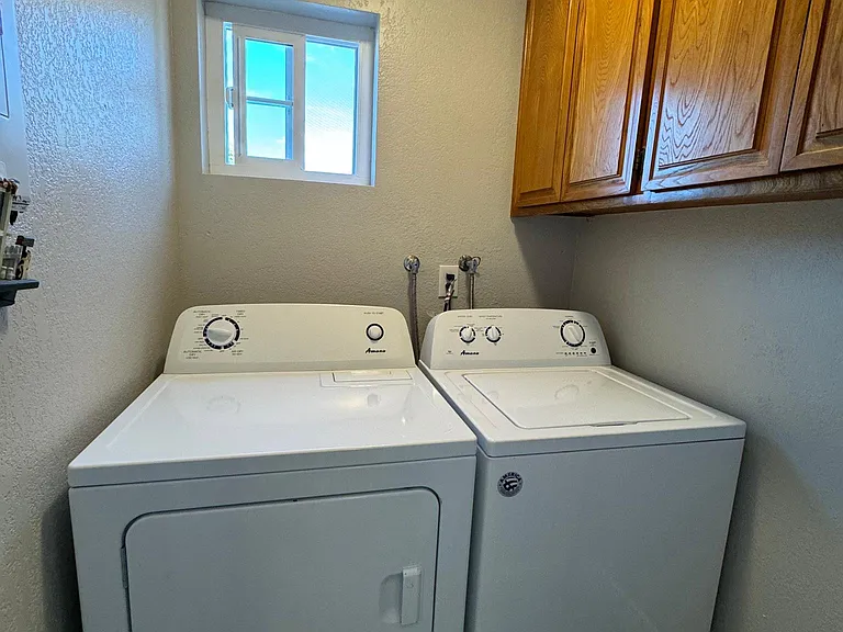 184 Cypress Ave — Photo 16