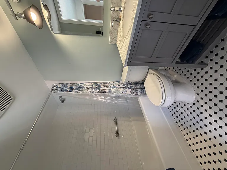 825 Center St #32B — Photo 8