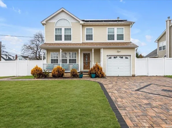 260 8th Avenue, West Babylon, NY 11704