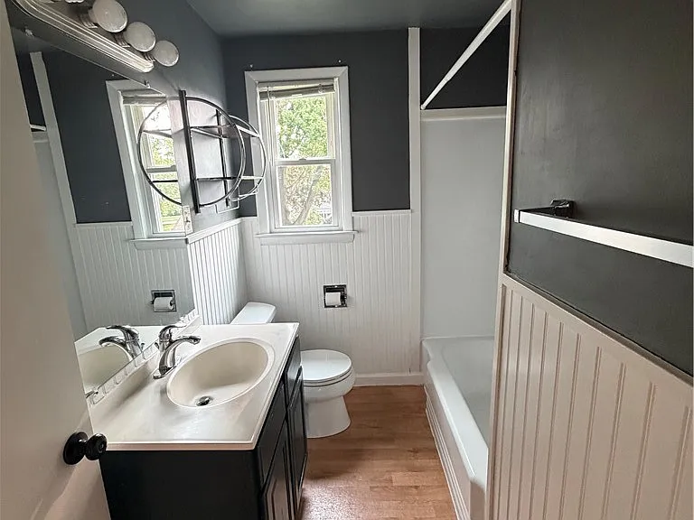 202-1 Stafford Ave — Photo 3