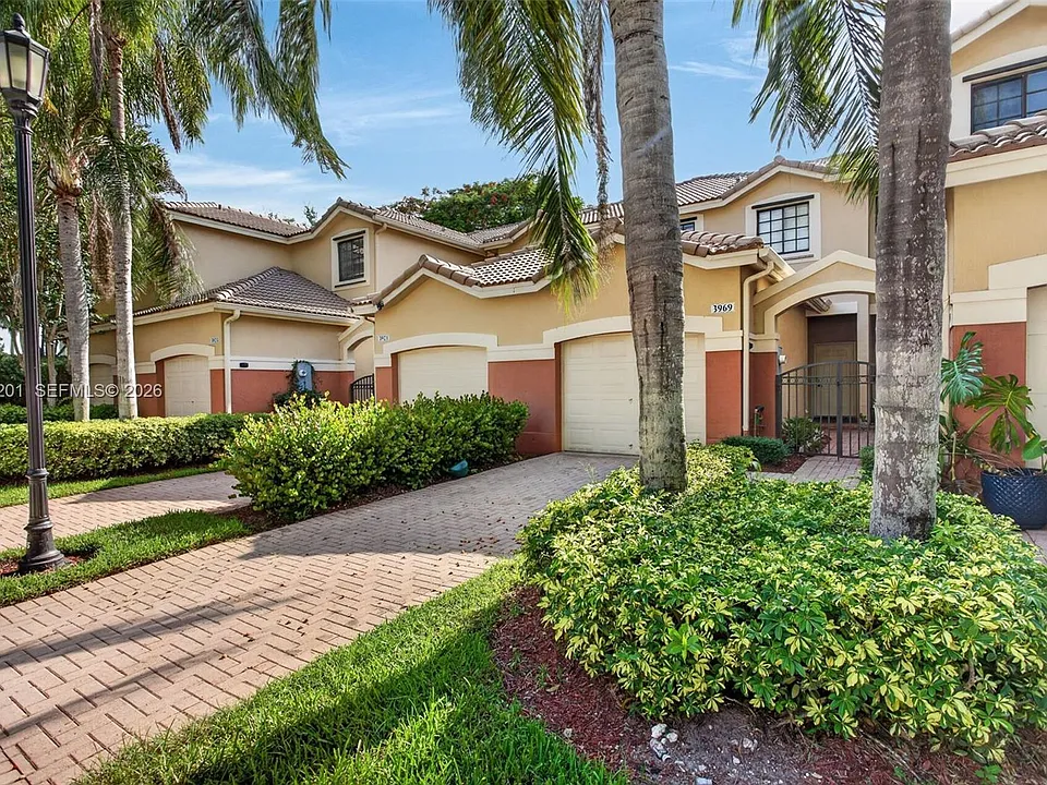 3969 Orange Tree Ln #3969
