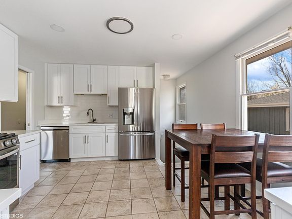 4th image of 47 W Stone Ave
