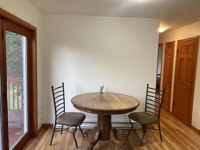 3 bed, 1800 sqft, $3,395 — Photo 4