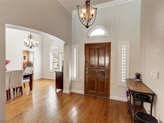 5th image of 2212 Lucerne Dr