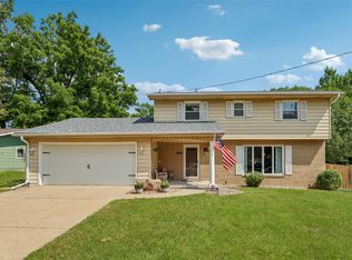 4113 83rd St, Urbandale, IA 50322