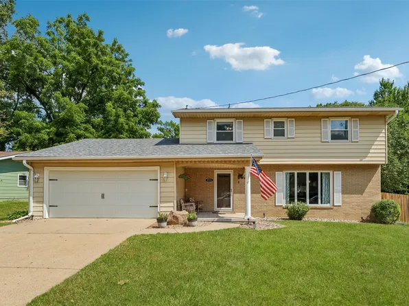 4113 83rd St, Urbandale, IA 50322