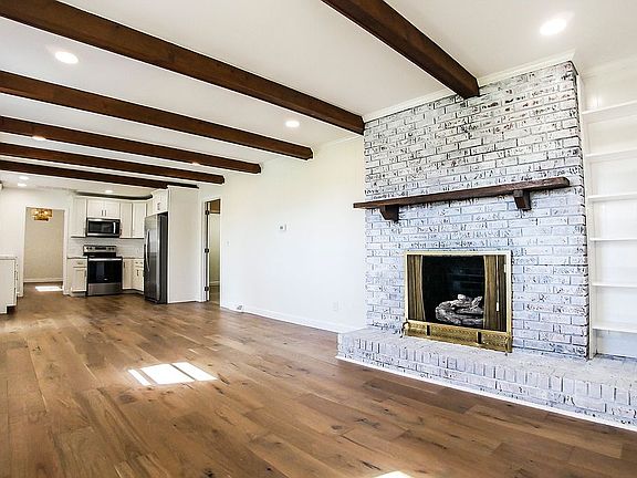Gas Log Fireplace