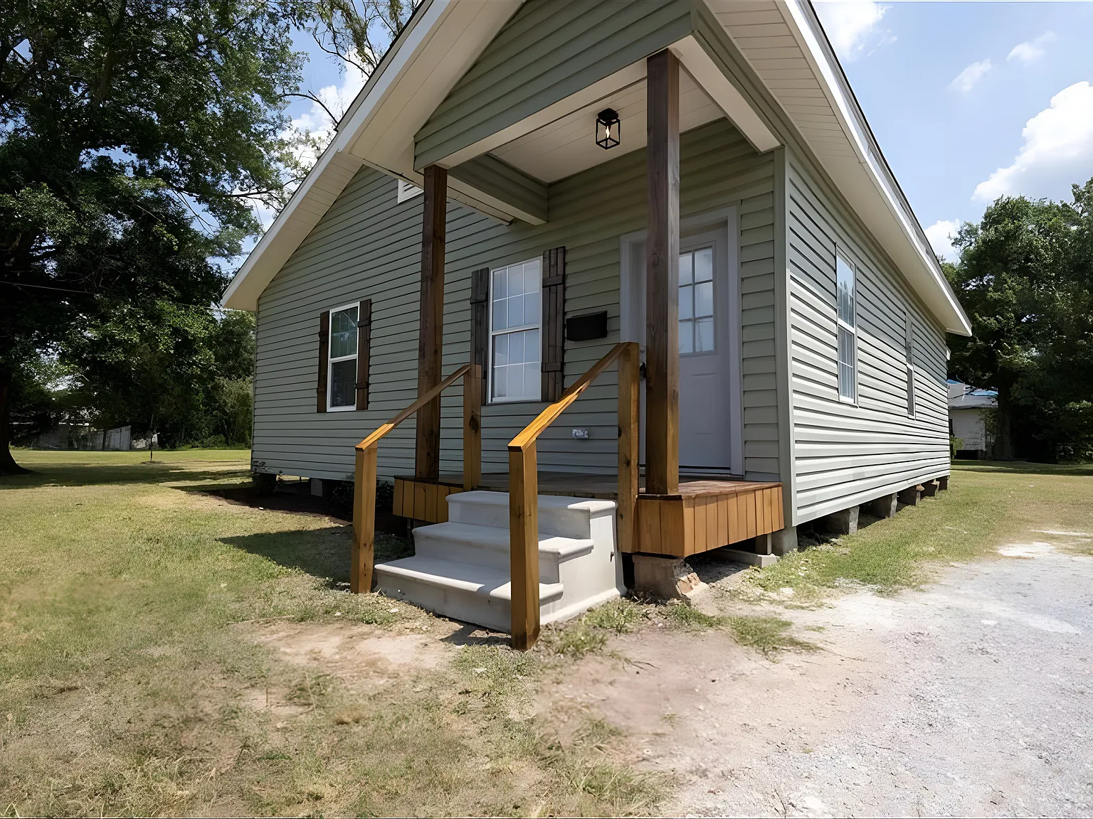 3 bed, 1.5 bath, 1395 sqft, $1,300 — Photo 2
