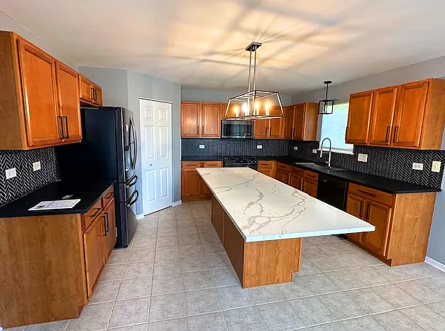 945 Forest View Way — Photo 8