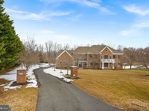 2nd image of 16655 Macnaughton Ct