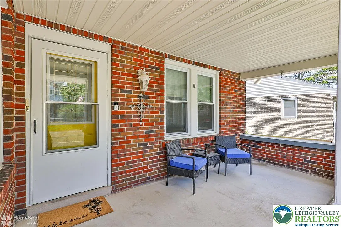 Studio, 2568 sqft, $2,300 — Photo 4