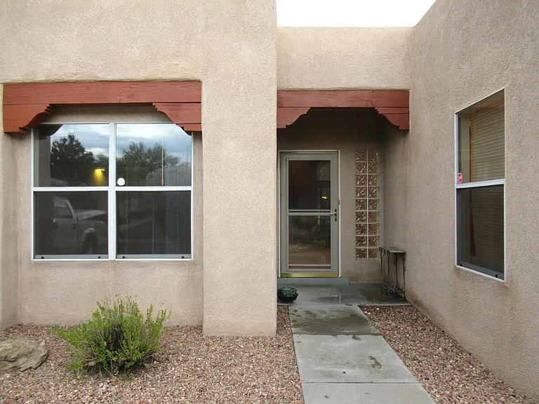4016 Pasaje Pl NW — Photo 5