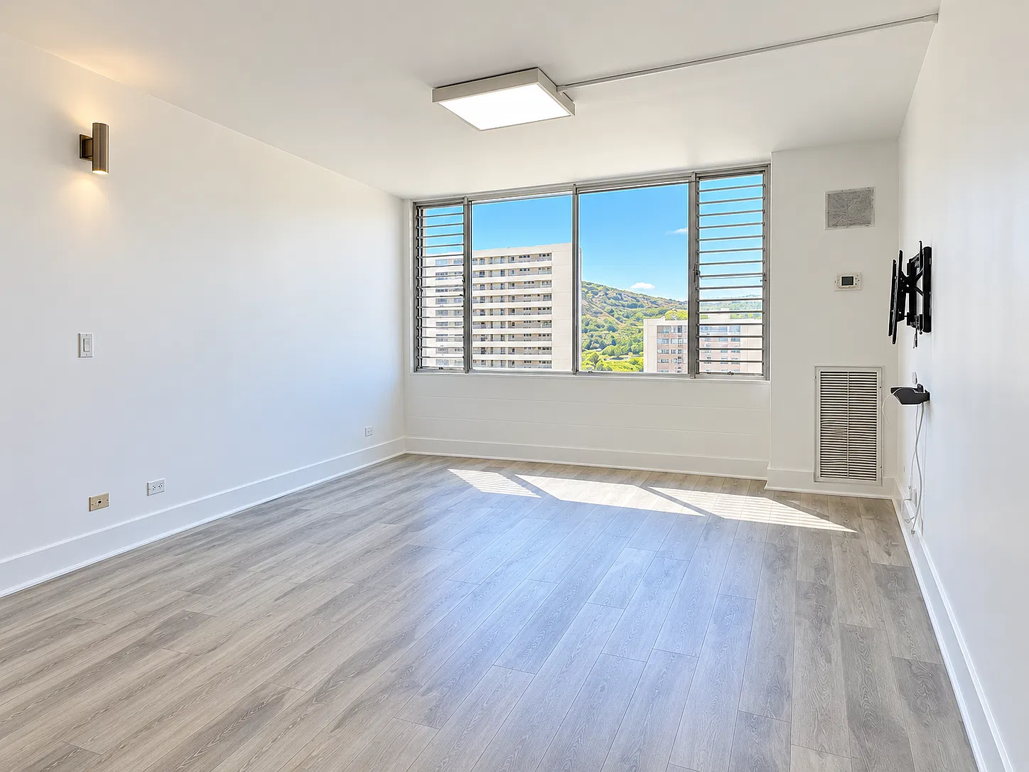 1 bed, 594 sqft, $2,700 — Photo 1