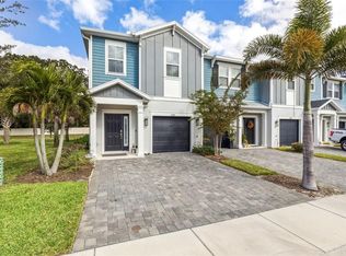 2895 Grand Kemerton Pl, Tampa, FL 33618
