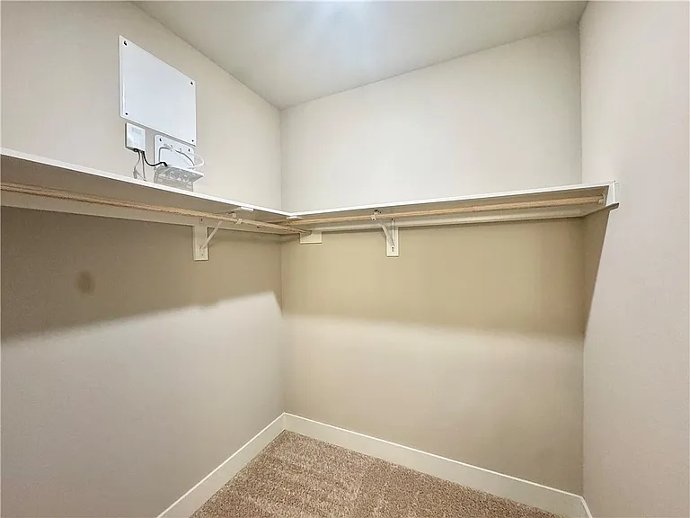 1013 NE Heights Ln — Photo 17
