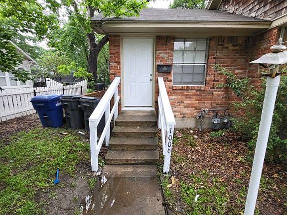 2nd image of 1006 W Lamar St #1006