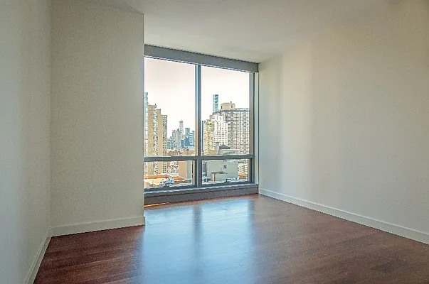 Rented by Bold New York | media 15