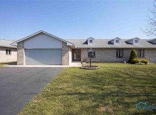 1923 Cobblestone Dr, Findlay, OH 45840