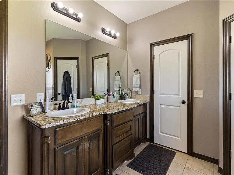 8398 SW Sun Valley Dr — Photo 21