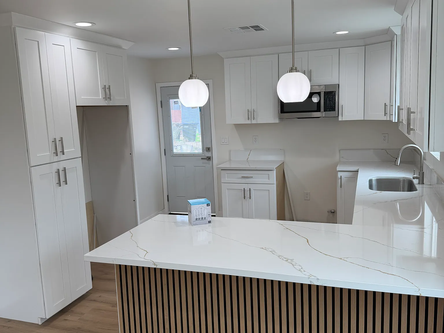 16267 Chicago Ave — Photo 2
