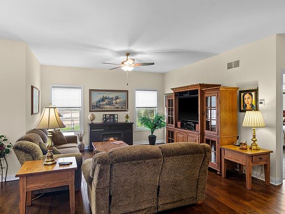 4th image of 10310A White Sand Ln