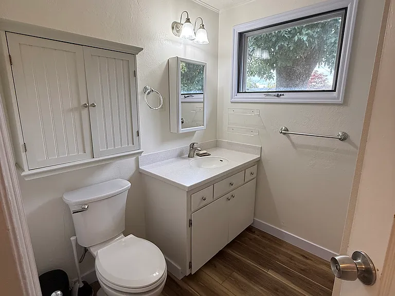 1131 NW 23rd St — Photo 9