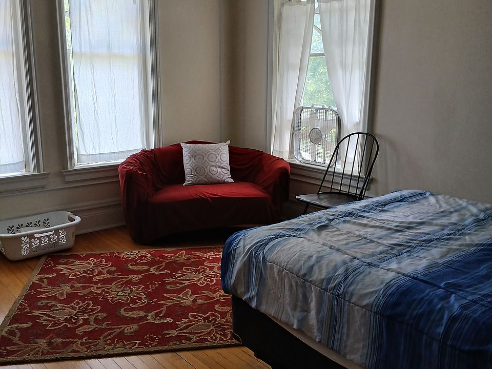 1st image of 685 N Emerson St #B