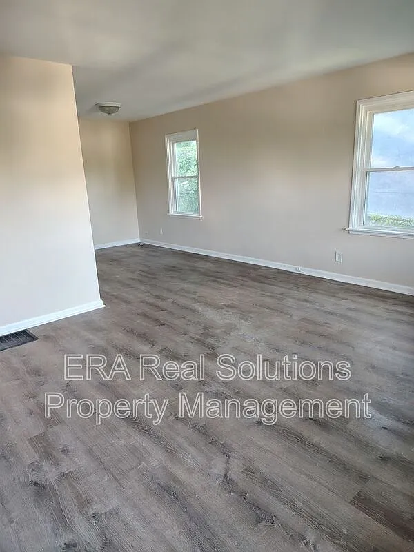 2 bed, 1.0 bath, 800 sqft, $1,550 — Photo 1