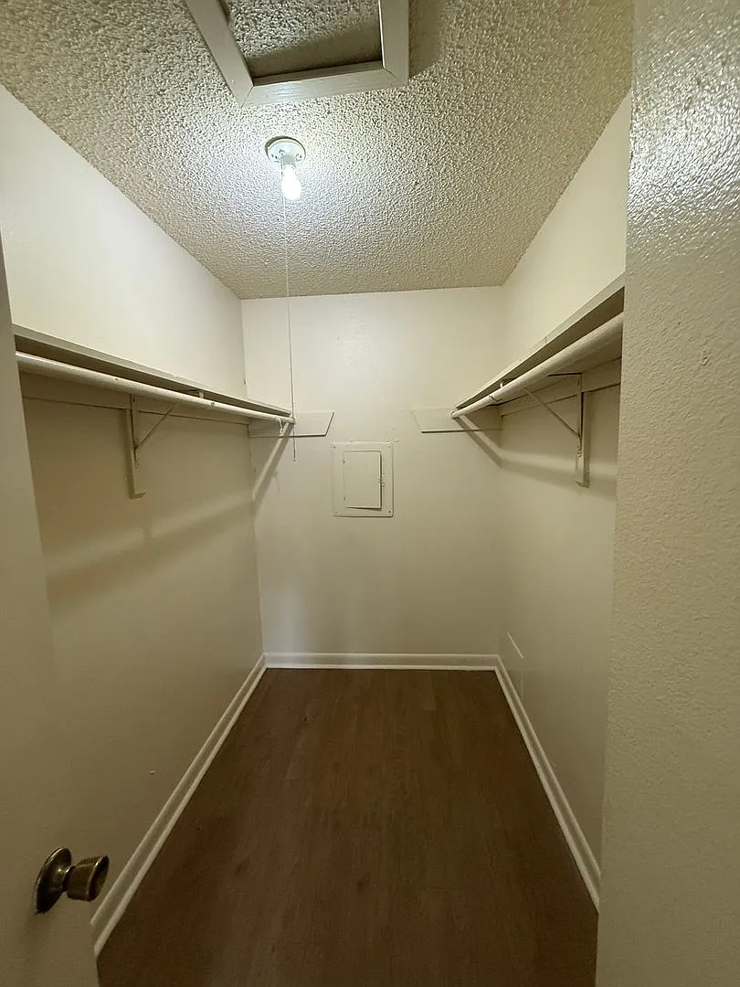G4 9018 Gsri Ave. — Photo 2