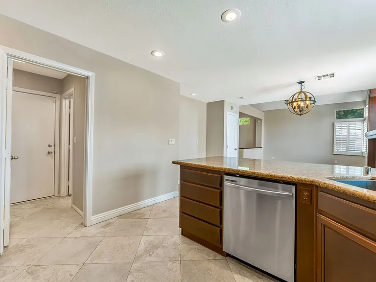 10401 Horseback Ridge Ave — Photo 13