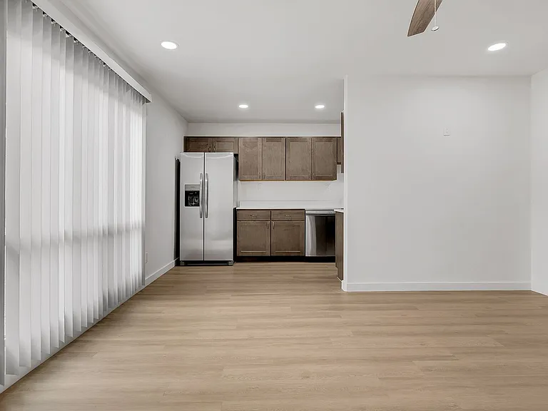 El Dorado Apartments — Photo 26