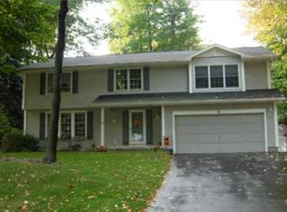 41 Heritage Woods Ct, Rochester, NY 14615