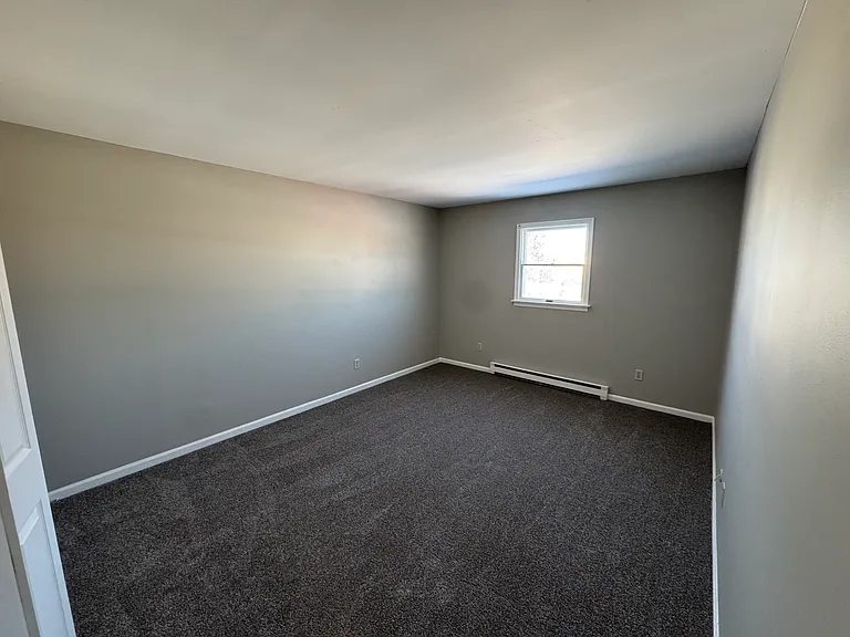 103 E Green St — Photo 4