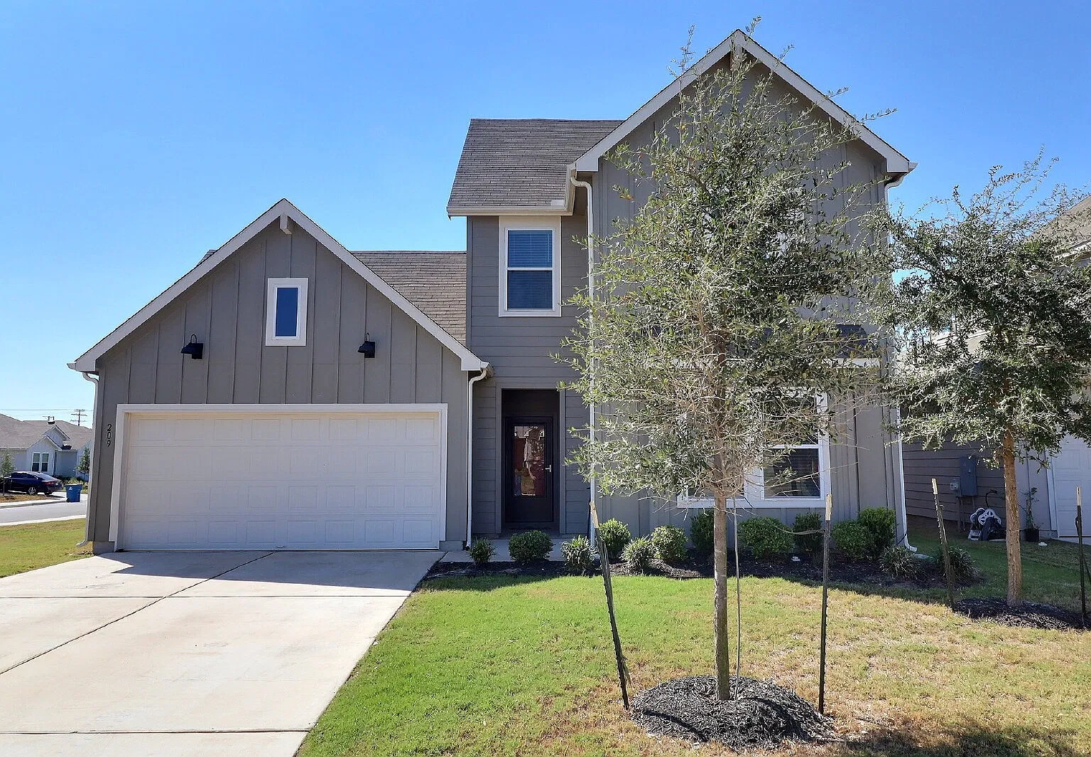 4 bed, 3.0 bath, 2262 sqft, $3,000 — Photo 1