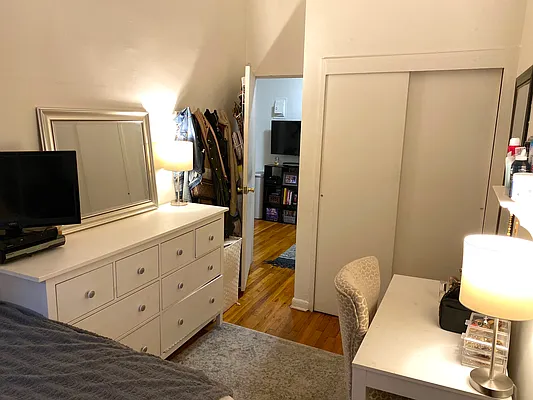 Rented by Triplemint | media 26