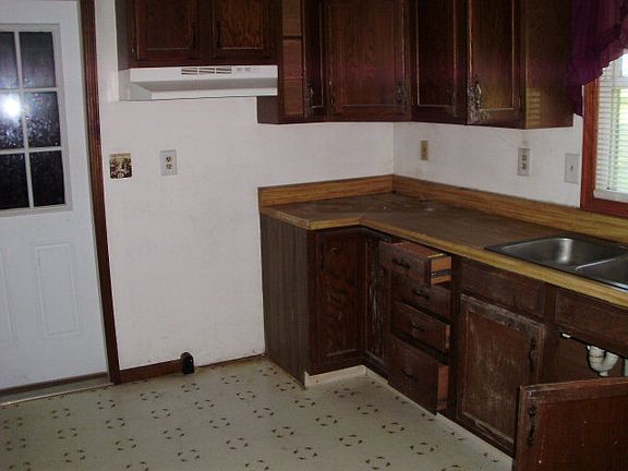 3rd image of 2245 E County Road 200 N