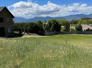 5633 Fallbrook Ln, Medford, OR 97504