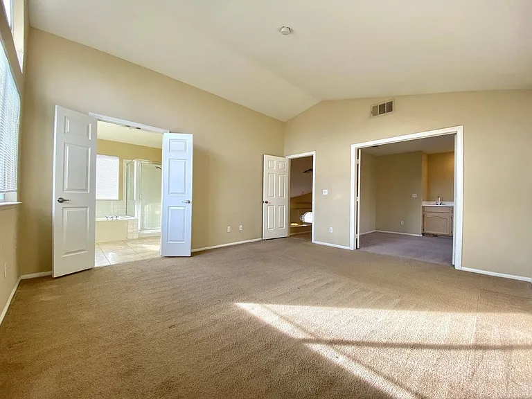 8009 Dover Shores Ave — Photo 18