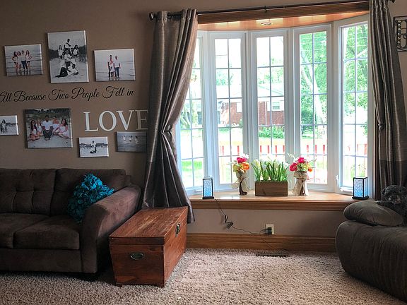 Living room bay window 