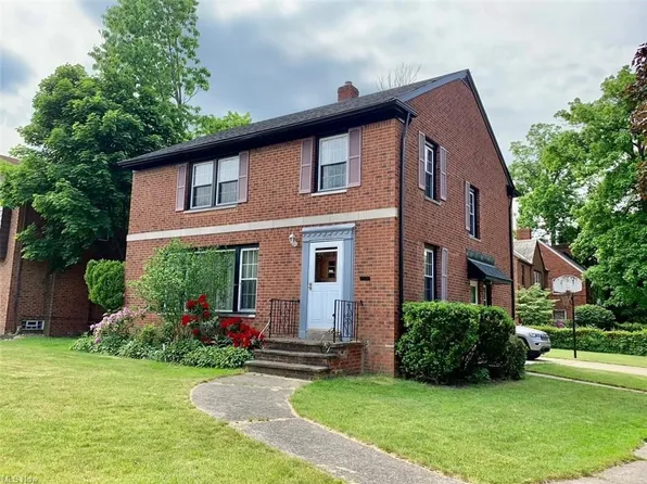 3808 Hillbrook Rd, University Heights, OH 44118