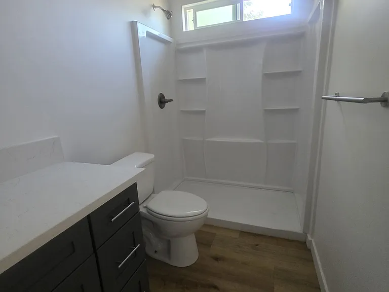 1209 W King St — Photo 8