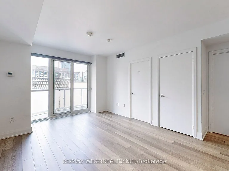 77 Mutual St #708 — Photo 7